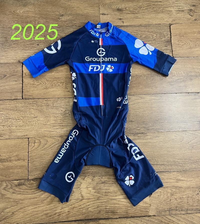 レーザーカット スキンスーツ 2026 2025 グループア - Cycling Gear Outfit のレビューと価格